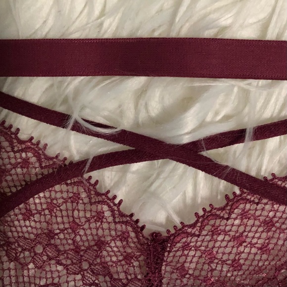 Victoria’s Secret Small Very Sexy Lace Cheeky Strap Panty with Gold Tone… - Picture 6 of 7